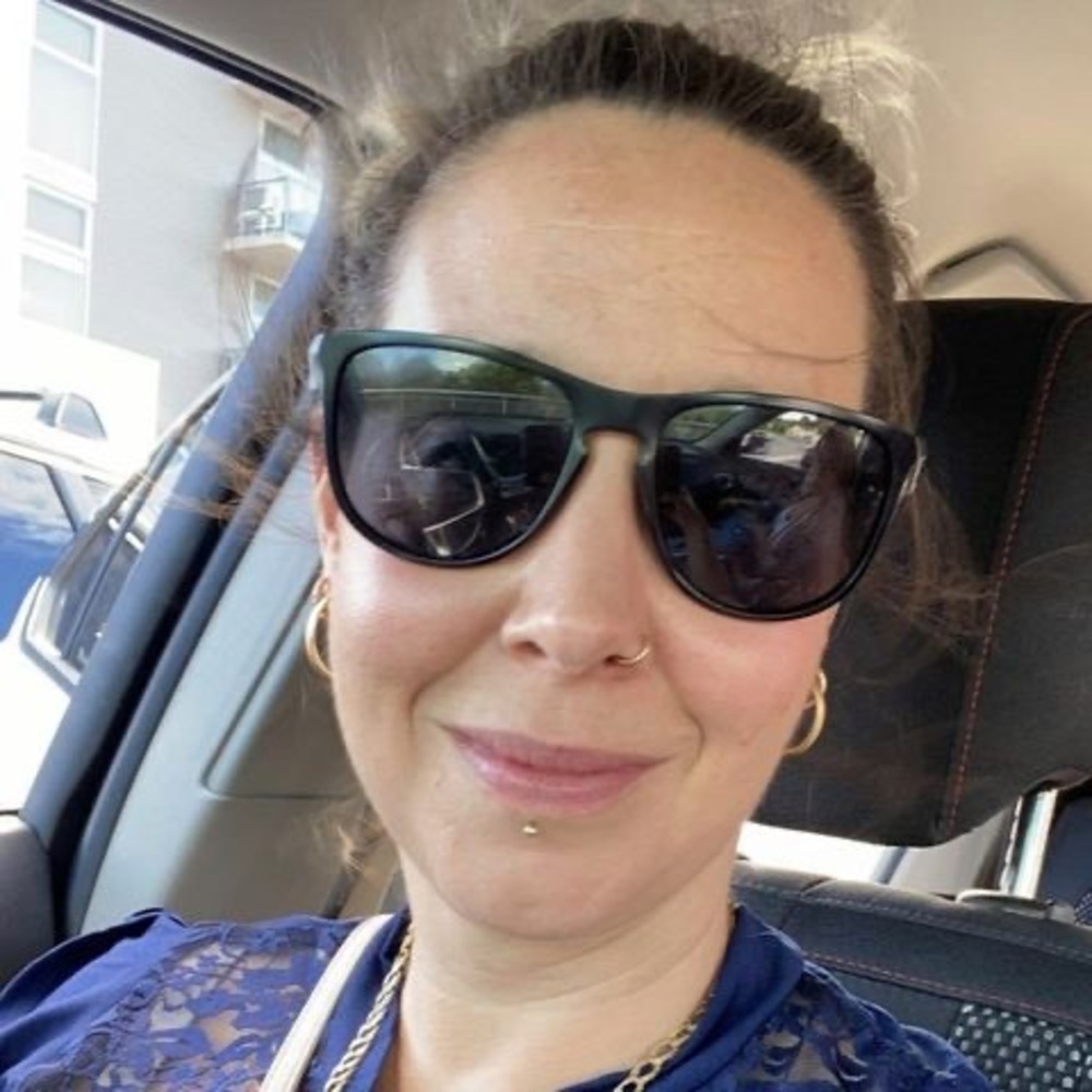 Meet your Posher, Hélène